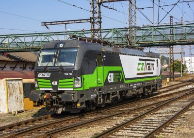 CZTrain - lokomotiva Siemens Vectron na železniční stanici